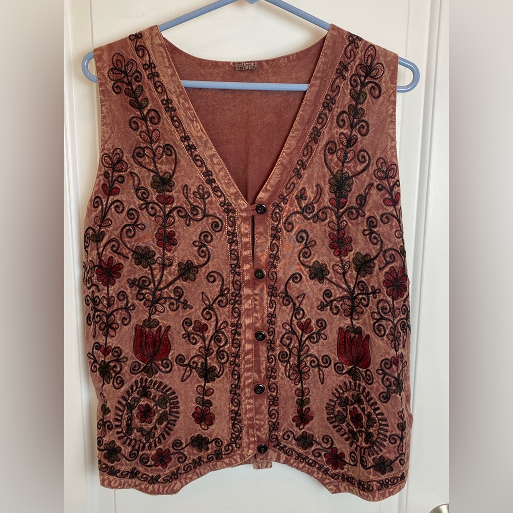 Source Unknown Dusty Rose Velvet Embroidered Button-Front Vest